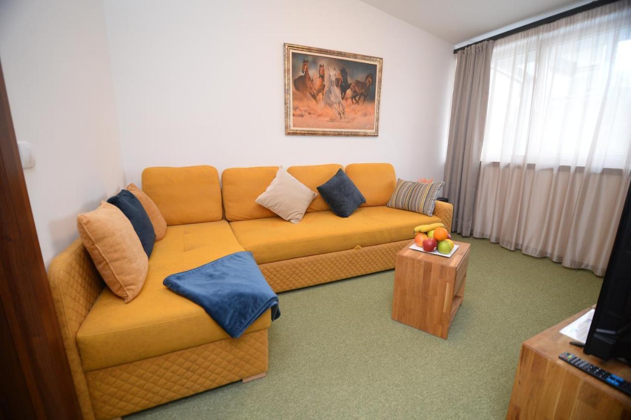 Apartmani Carolija Lucani Exterior photo