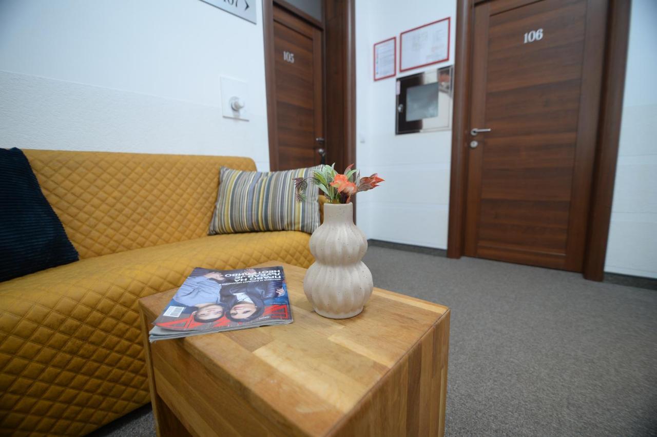 Apartmani Carolija Lucani Exterior photo