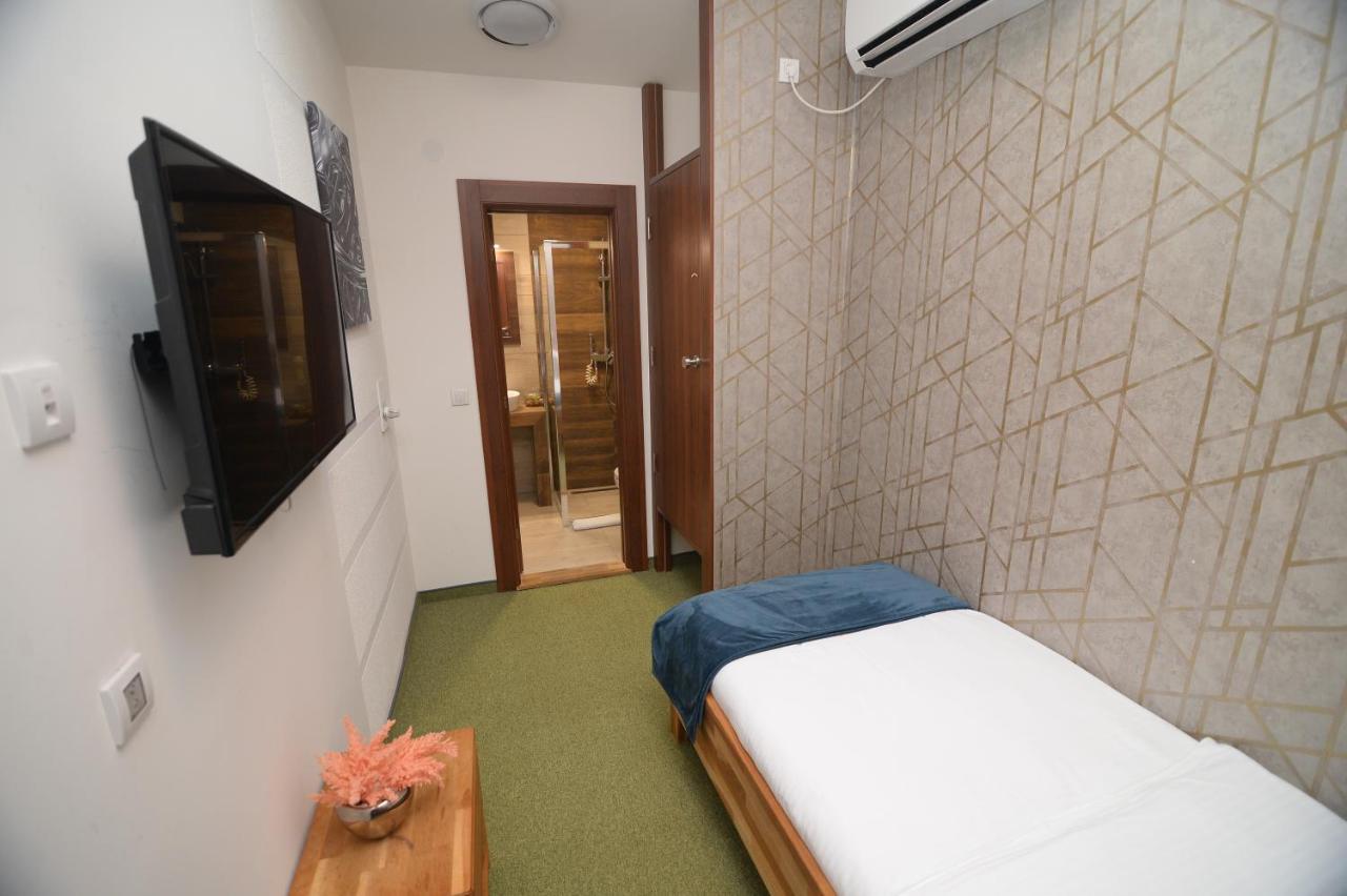 Apartmani Carolija Lucani Exterior photo